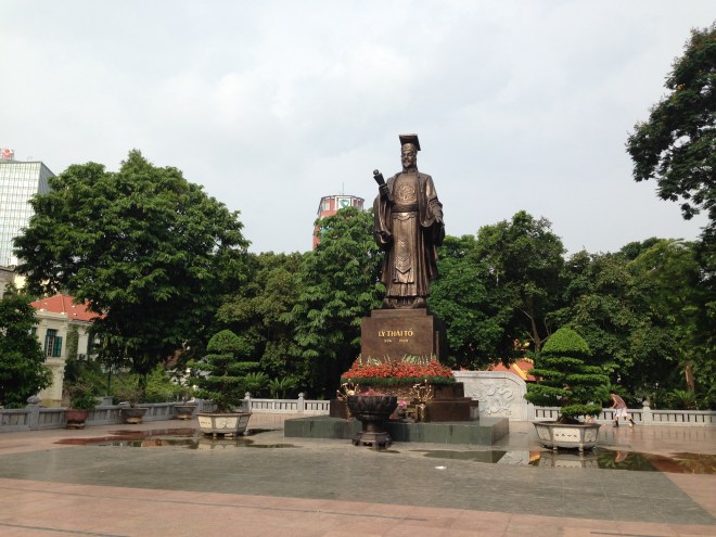 Ho Chi Minh statue